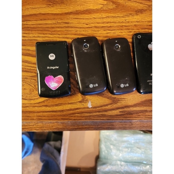Lot Of 6 Vintage Cell Phones, iPhone Gen 1, Razr, Nokia, LG Sliders US Cellular - Picture 12 of 14